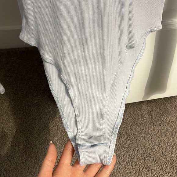 H&M Baby Blue Bodysuit - Picture 4 of 7